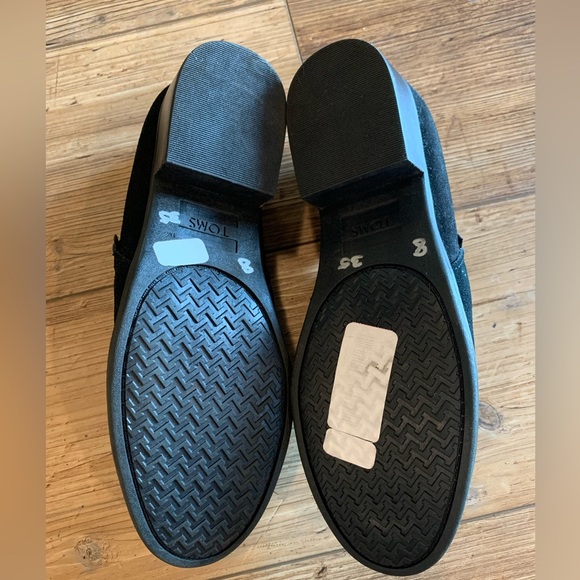 Toms Booties Suede Shaye Black Ankle Booties with Low Heel, size 8, NWT - Picture 2 of 8